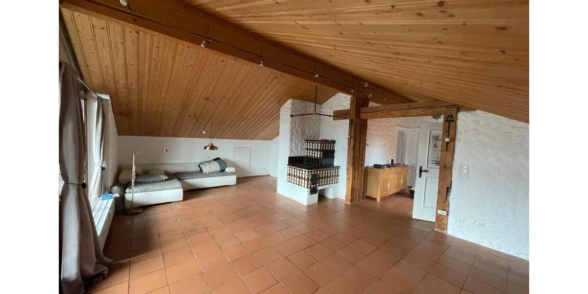 Dachgeschoßwohnung Pinneberg - 2 Zimmer, 80 m&sup2;, 990&euro; | Angebot:25023074