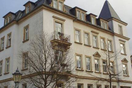 Ab Mitte August 2025: Schöne Wohnung mit separater Küche, neuem Bad mit Dusche & Minibalkon