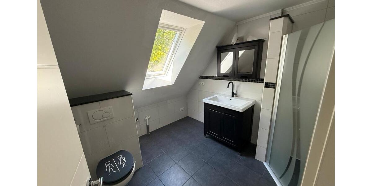 Dachgeschoßwohnung Schortens - 3 Zimmer, 98 m&sup2;, 860&euro; | Angebot:26610293