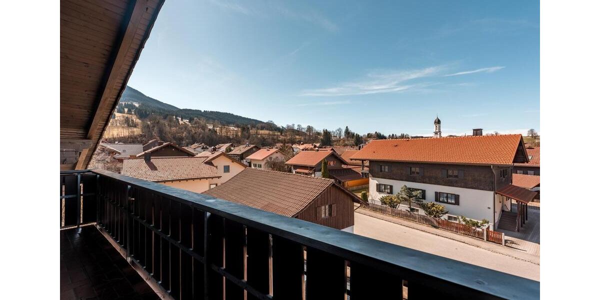 Dachgeschoßwohnung Nesselwang - 3 Zimmer, 96 m&sup2;, 1.010&euro; | Angebot:25614554