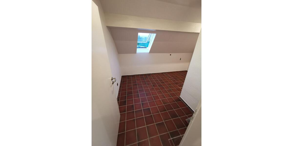 Dachgeschoßwohnung Garrel - 6 Zimmer, 120 m&sup2;, 850&euro; | Angebot:25631775