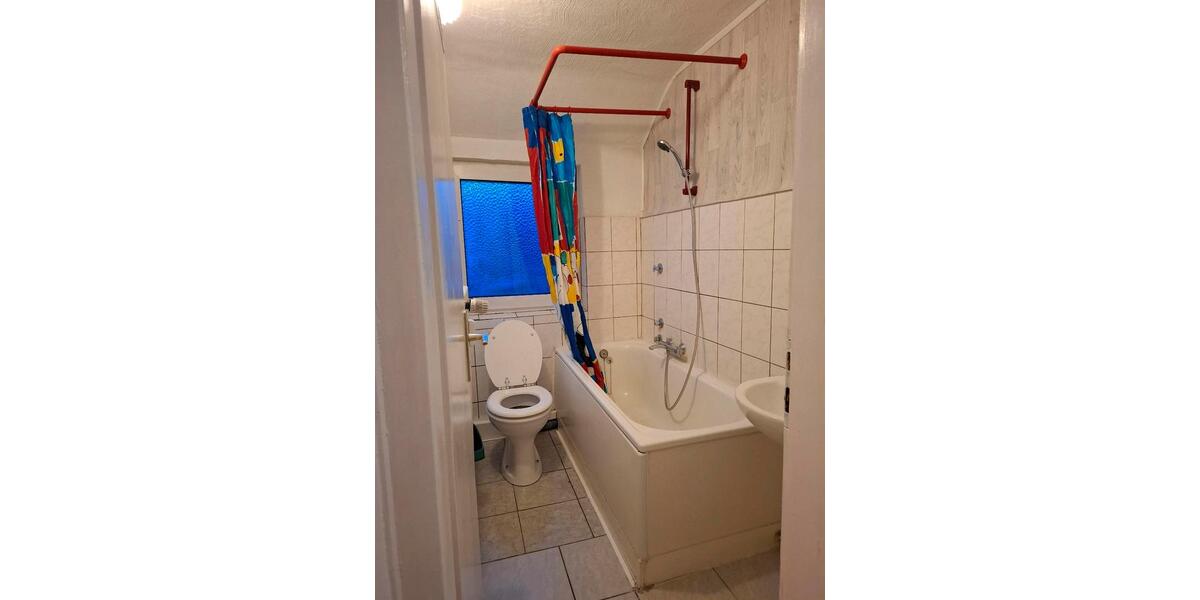 Dachgeschoßwohnung Siegen Eiserfeld - 1 Zimmer, 40 m&sup2;, 400&euro; | Angebot:24943761