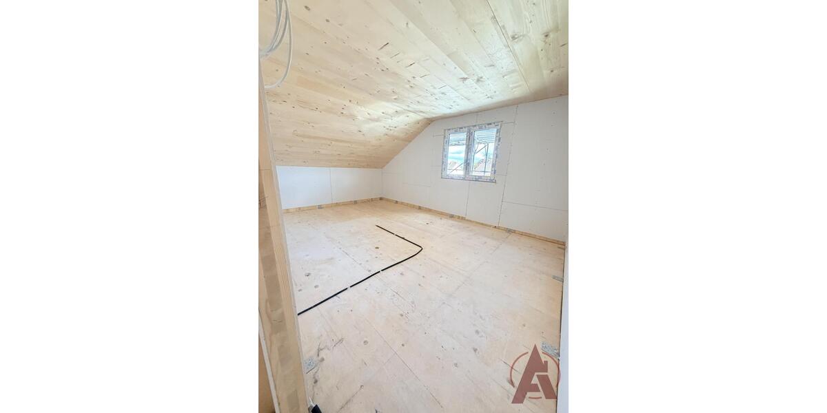 Dachgeschoßwohnung Lingen (Ems) - 2.5 Zimmer, 87 m&sup2;, 1.131&euro; | Angebot:26634787