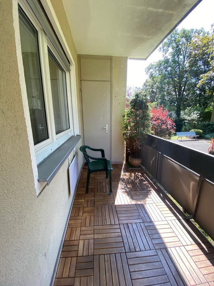 2 Zimmer Wohnung mit Balkon, EBK und Garage