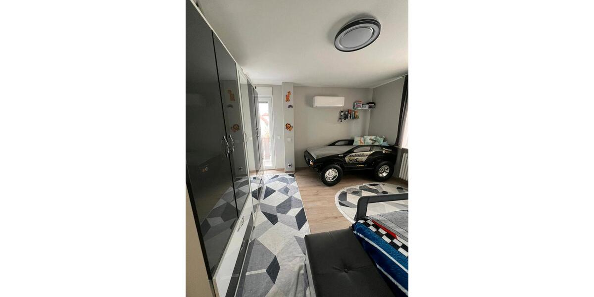 Einfamilienhaus Rüsselsheim am Main - 5 Zimmer, 160 m&sup2;, 2.400&euro; | Angebot:25964511