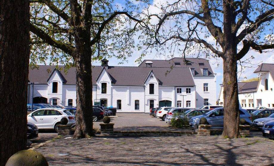 Sehr schöner und repräsentativer Loft-Büroraum in umgebautem Gutshof - All-in-Miete