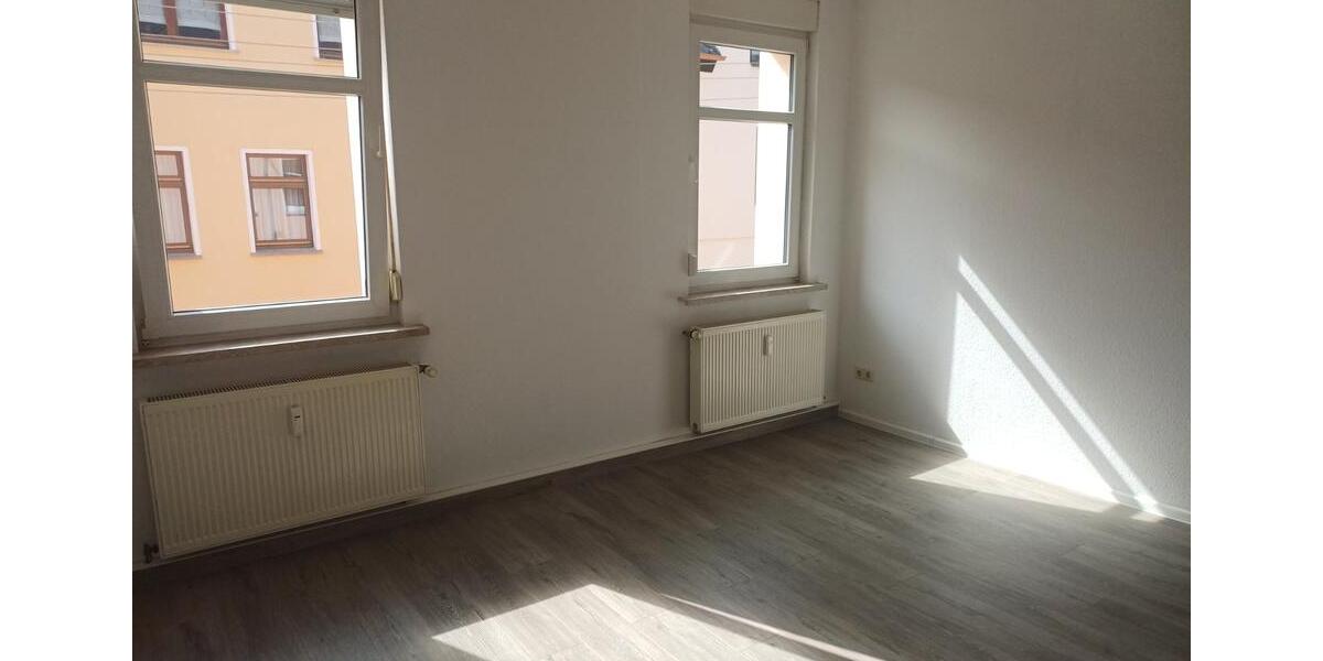 Etagenwohnung Meerane - 4 Zimmer, 98 m&sup2;, 564&euro; | Angebot:25251589