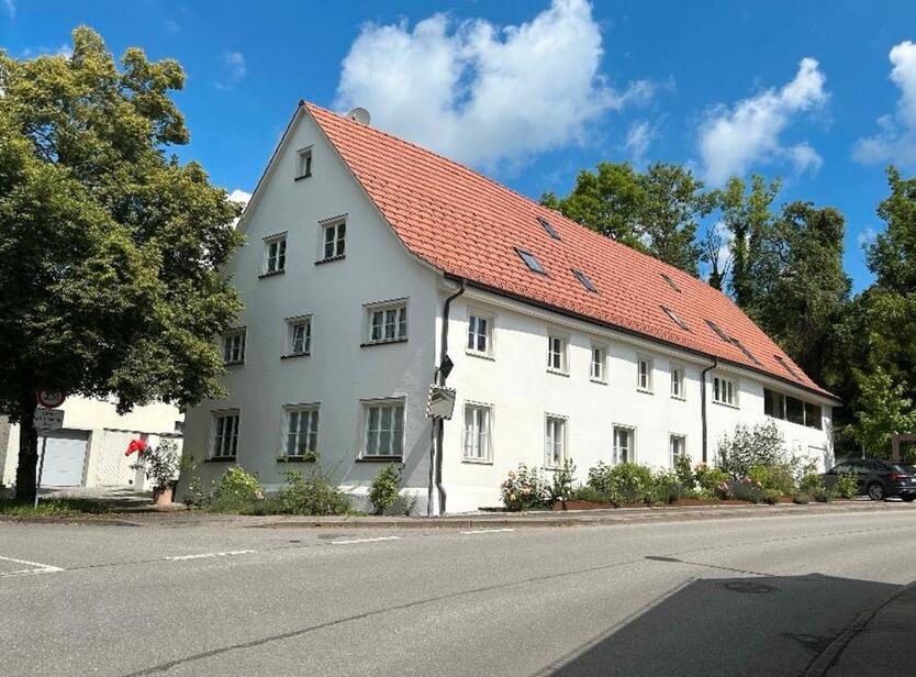 Möblierte Wohnung im Denkmal maximal 6 Monate..