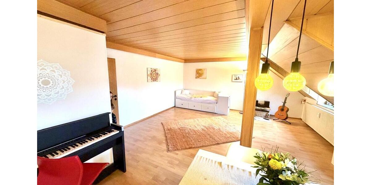 Dachgeschoßwohnung Duisburg - 3 Zimmer, 70 m&sup2;, 900&euro; | Angebot:26546138