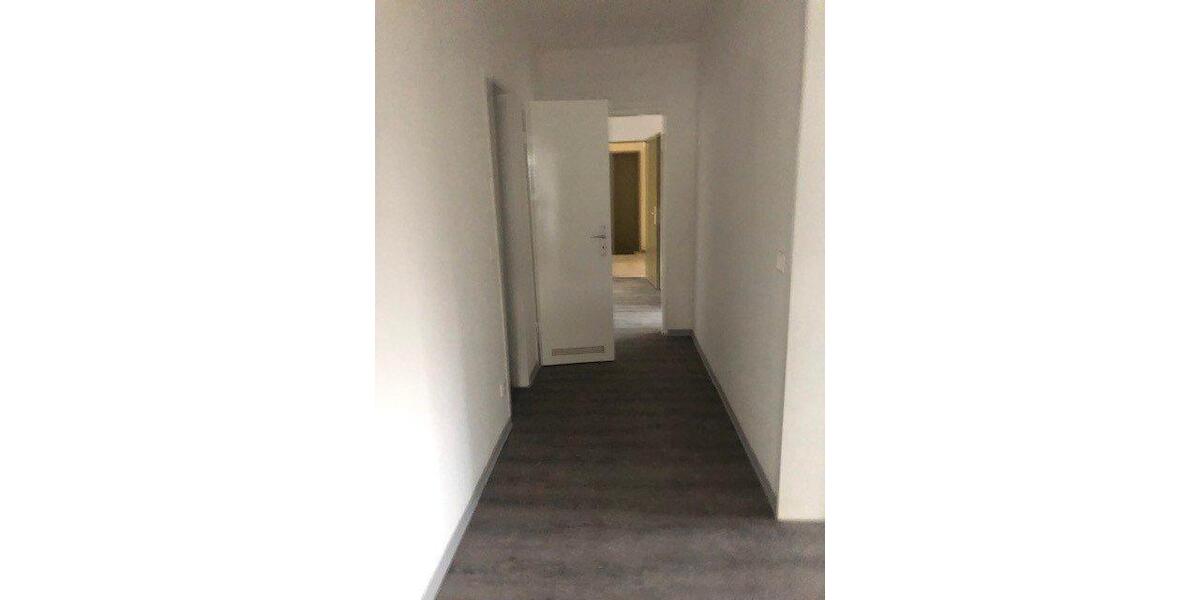 Etagenwohnung Baunatal - 4 Zimmer, 110 m&sup2;, 930&euro; | Angebot:26665469