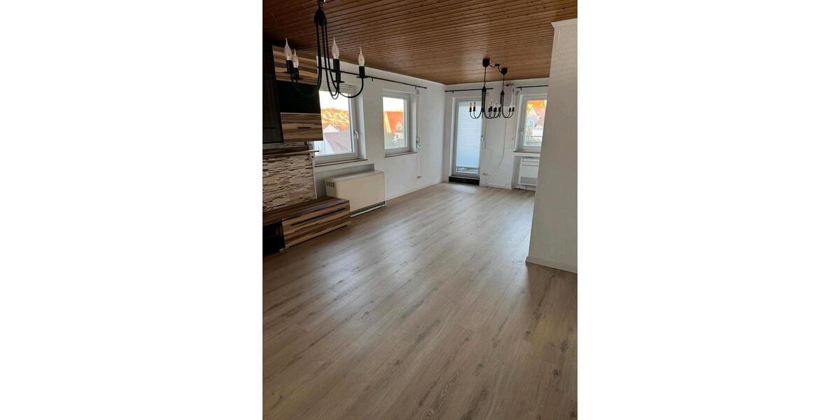 Helle 3,5 Zimmer-Wohnung mit Balkon und Stellplatz in Marbach a.N 3.5 zimmer