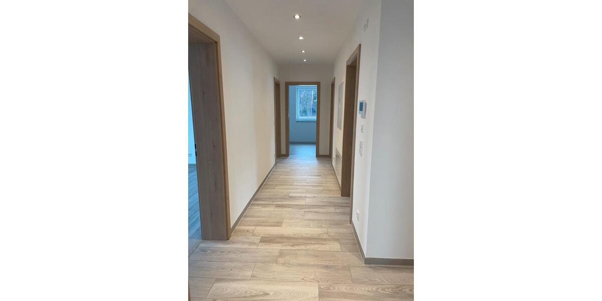 Etagenwohnung Schmidgaden - 5 Zimmer, 110 m&sup2;, 1.250&euro; | Angebot:24953914