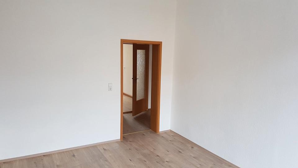 Etagenwohnung Pegau - 2.5 Zimmer, 58 m&sup2;, 365&euro; | Angebot:26552201