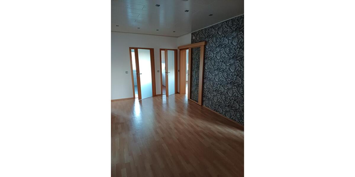 Hochparterre Homberg (Efze) - 3 Zimmer, 128 m&sup2;, 850&euro; | Angebot:25475950