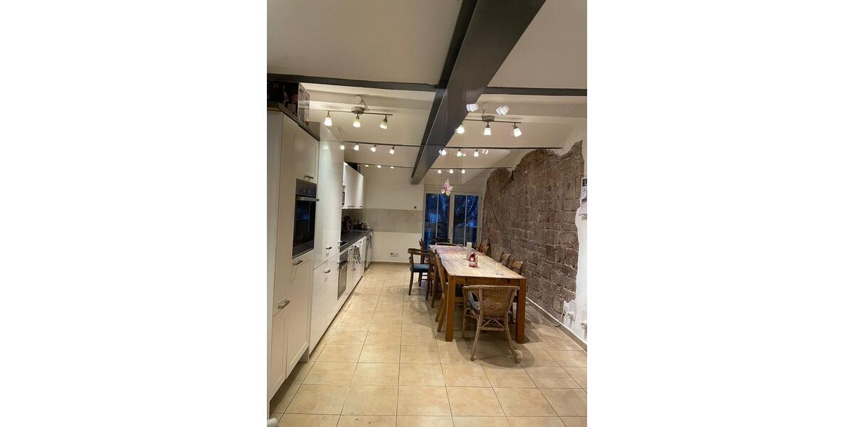 Helles Zimmer in einem privaten Studentenwohnheim zur Untermiete 1 zimmer