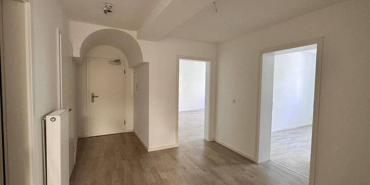 Etagenwohnung Apolda - 3 Zimmer, 100 m&sup2;, 880&euro; | Angebot:26815644