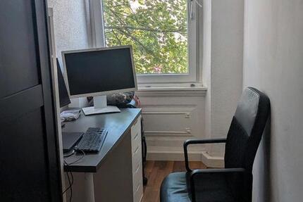 Ein Raum in einer WG steht für Studenten zur Verfügung.
