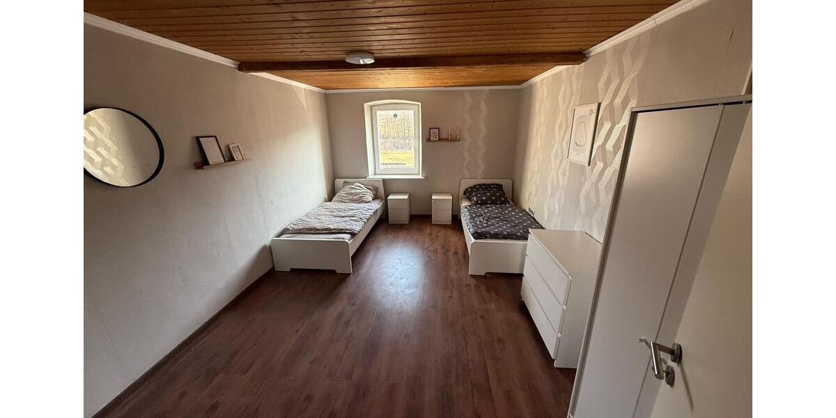 Wohnen auf Zeit Wunsiedel - 10 Zimmer, 85 m&sup2;, 20&euro; | Angebot:23569879