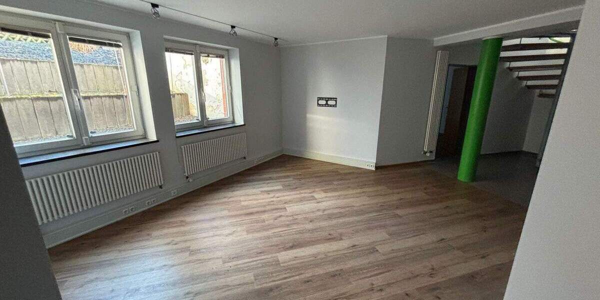 Gewerbeobjekt Aachen Brand - 6 Zimmer, 162 m&sup2;, 1.950&euro; | Angebot:25245190