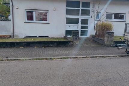 Schöne Etagenwohnung in gepflegtem 2 Parteienhaus 4 zimmer