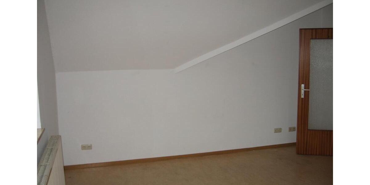 Dachgeschoßwohnung Schwalmstadt - 2 Zimmer, 65 m&sup2;, 390&euro; | Angebot:26592079