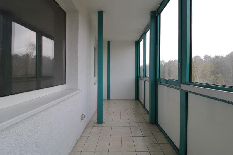++ VierraumWohnung mit großem Balkon ++