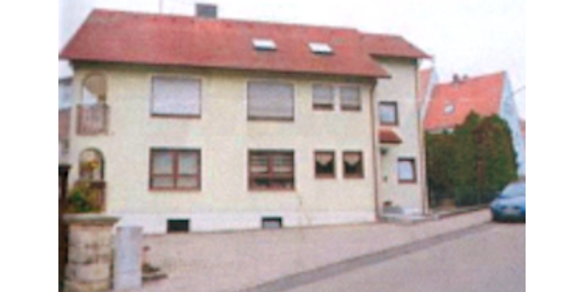 Etagenwohnung Röttingen - 5 Zimmer, 100 m&sup2;, 800&euro; | Angebot:24584989