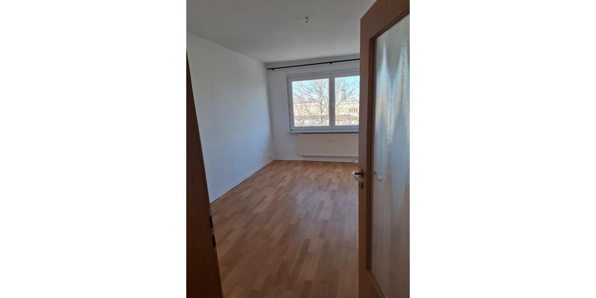 Etagenwohnung Altenburg - 3 Zimmer, 61 m&sup2;, 400&euro; | Angebot:25099215