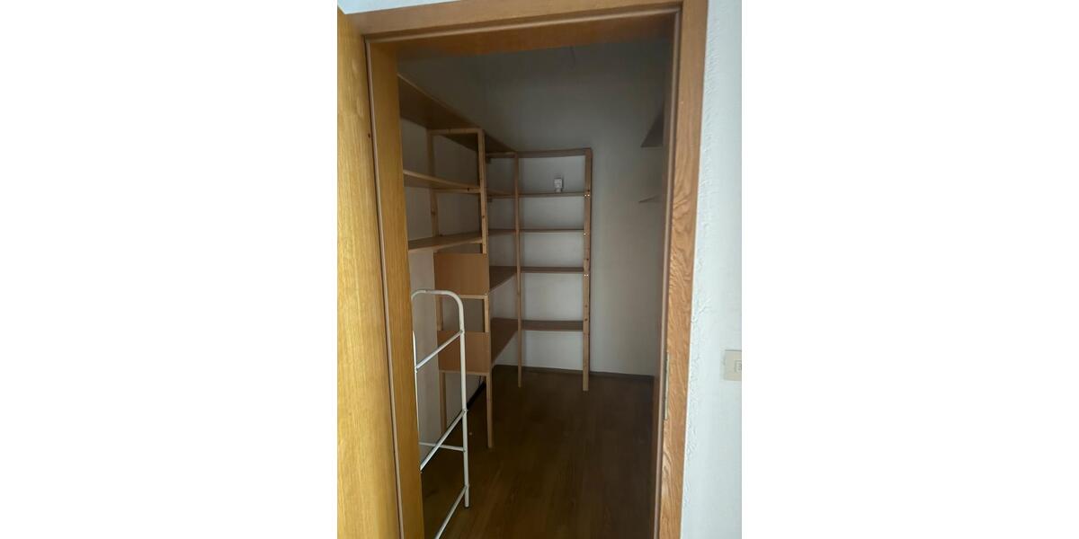 Etagenwohnung Amberg - 4 Zimmer, 105 m&sup2;, 900&euro; | Angebot:26255319