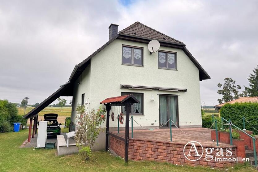 möbliertes Einfamilienhaus mit 180 m² Wohnfläche, 6 Zimmern und Pool in Ahrensfelde