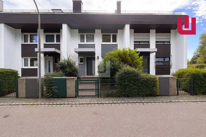 WINDISCH - Neuwertiges RMH mit gehobener Ausstattung inkl. EBK und Garten zentral in Gröbenzell 6 zimmer