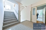 möblierte 1-Zimmer-Wohnung mit Einbauküche, Garage und Garten in Thum
