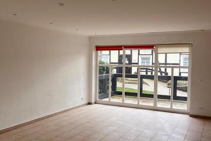 Erdgeschoss-Seniorenwohnung, barrierearm + Terrasse + PKW-Stellplatz 1 zimmer