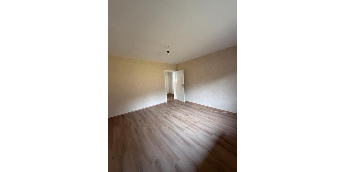 Etagenwohnung Poppenhausen (Wasserkuppe) - 1 Zimmer, 65 m&sup2;, 600&euro; | Angebot:26042006