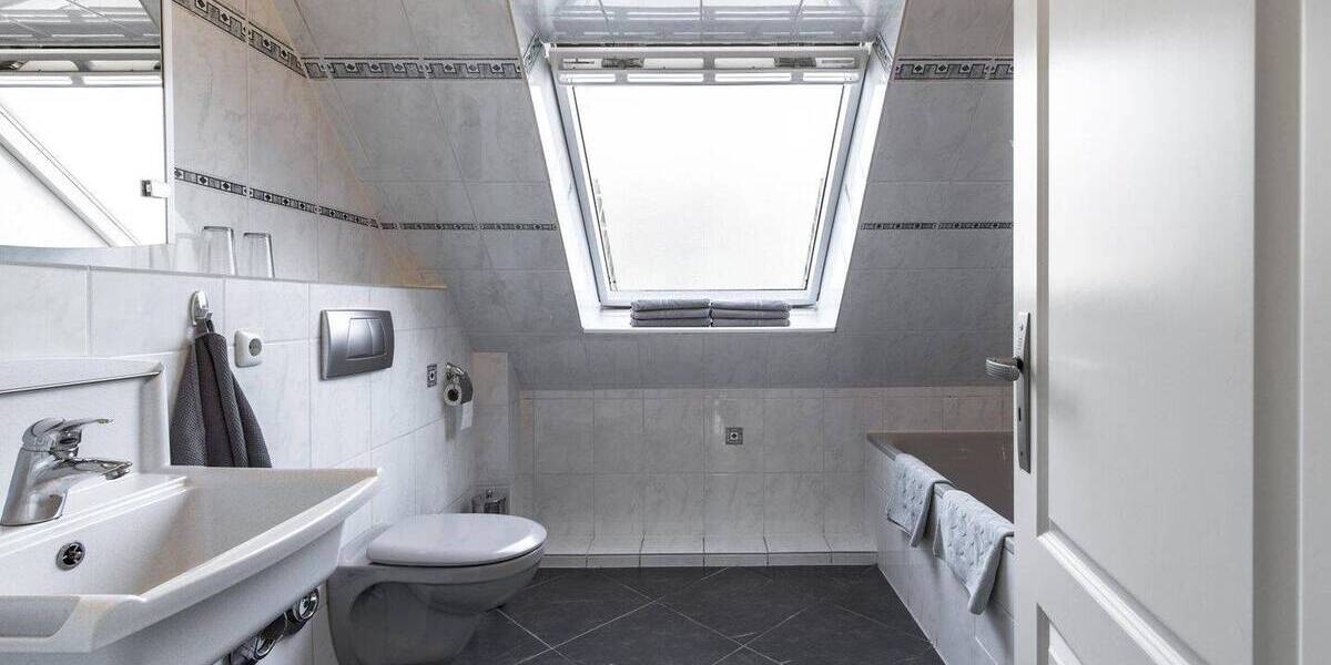 Etagenwohnung Norderstedt Garstedt - 5 Zimmer, 146 m&sup2;, 2.190&euro; | Angebot:26730976