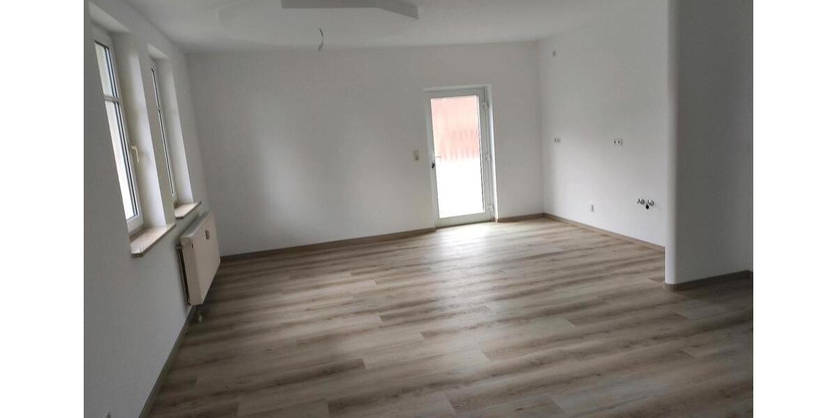 3 Zimmer Wohnung,2 Schlafzimmer, Bad, Gäste WC, Parkplatz 3 zimmer