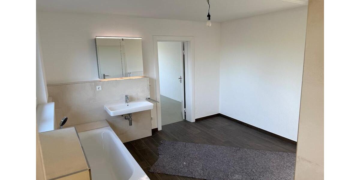 4-Zimmer-Wohnung, Erstbezug nach Sanierung auf dem Lande 4 zimmer