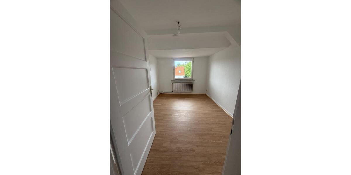 Etagenwohnung Hameln - 5 Zimmer, 95 m&sup2;, 750&euro; | Angebot:26580614
