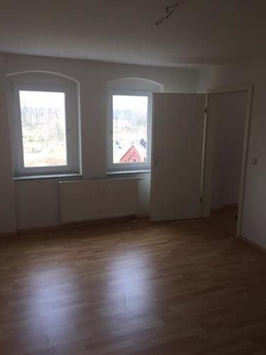 Dachgeschoßwohnung Limbach-Oberfrohna Oberfrohna - 3 Zimmer, 72 m&sup2;, 340&euro; | Angebot:26038018