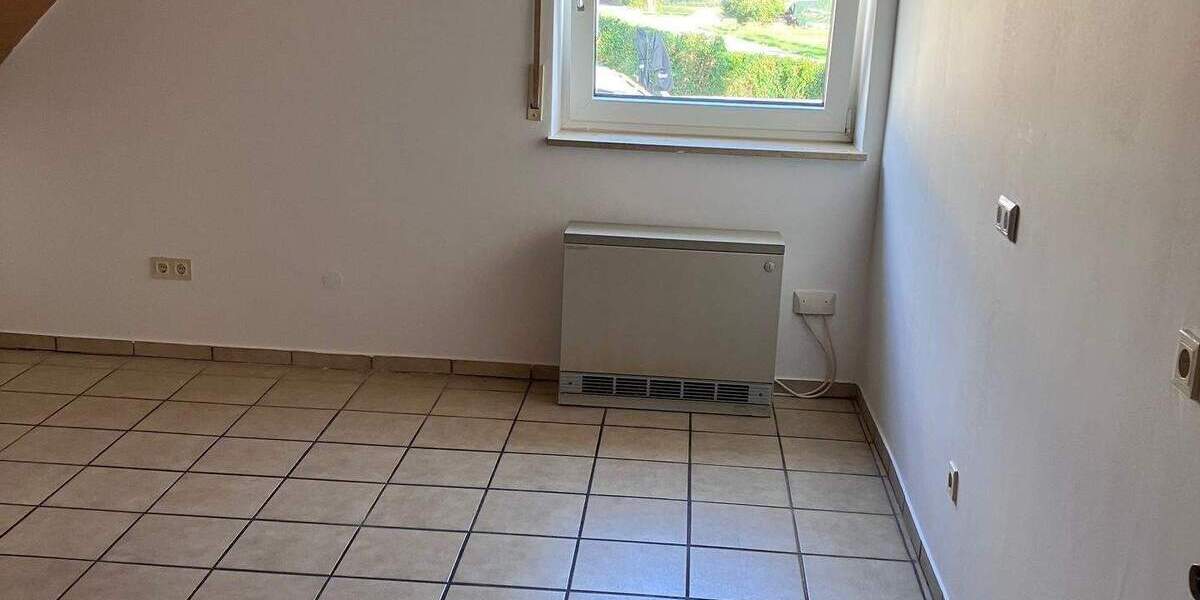 Renovierte 3-Zi.-DGW mit Gartenanteil - 91056 Erlangen-Hüttendorf 3 zimmer