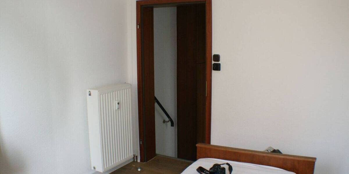 DU , Dellpl.25, 2.OG, 85 m², 2 Zi, Flur, Küche, Bad,Balkon,zusätzl.ein App. 1 Zi.,Flur,WC,1 gr.Einbauschrank 3 zimmer