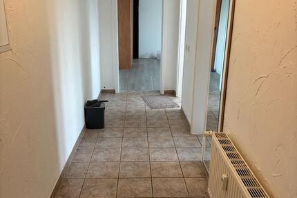 Wohnung Dessau-Roßlau Brambach - 3 Zimmer, 80 m&sup2;, 480&euro; | Angebot:25349513