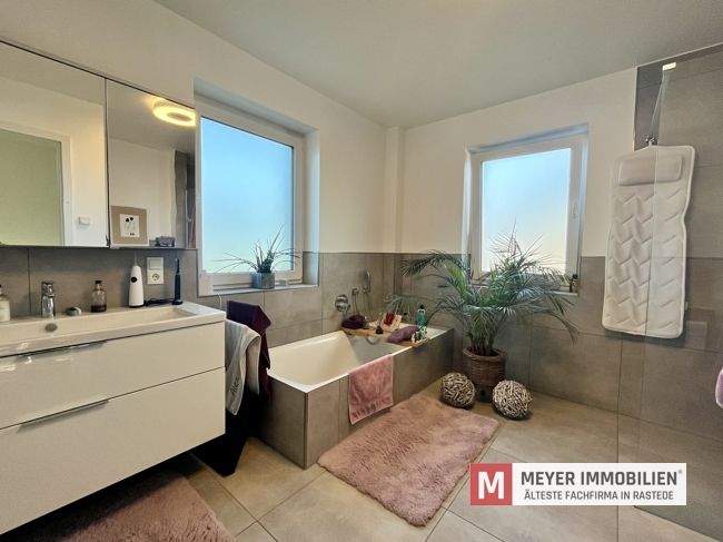 Einfamilienhaus Wiefelstede Nuttel - 4 Zimmer, 152 m&sup2;, 1.400&euro; | Angebot:25688726