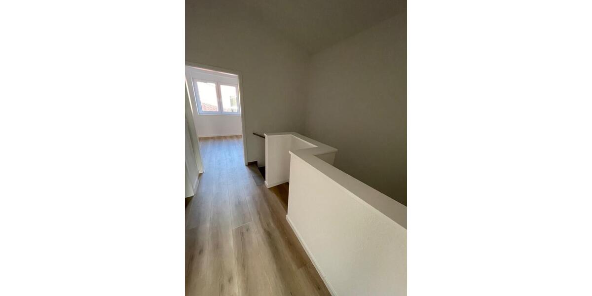 Reihenhaus Lingen (Ems) - 3 Zimmer, 120 m&sup2;, 1.200&euro; | Angebot:24538469
