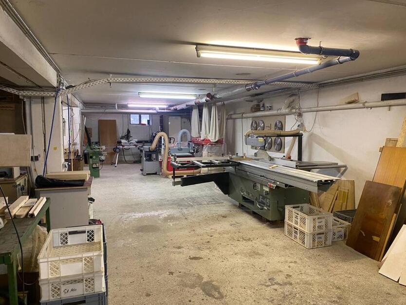 Werkstattplatz in Freiburg Merzhausen – ideal für Holzhandwerk