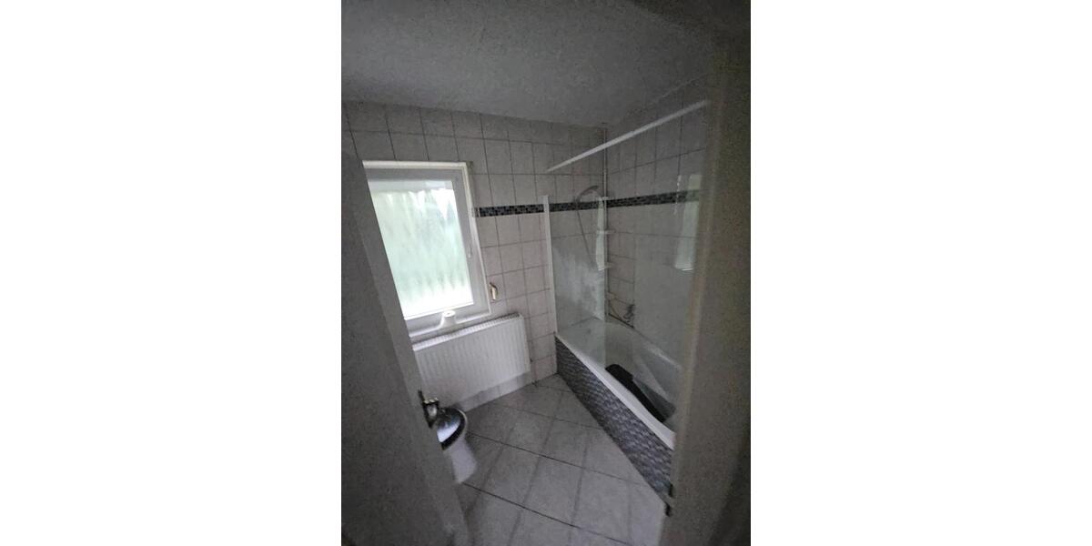 WG Zimmer im Haus Garten Balkon Badewanne NEU renoviert Einbauküc 1 zimmer