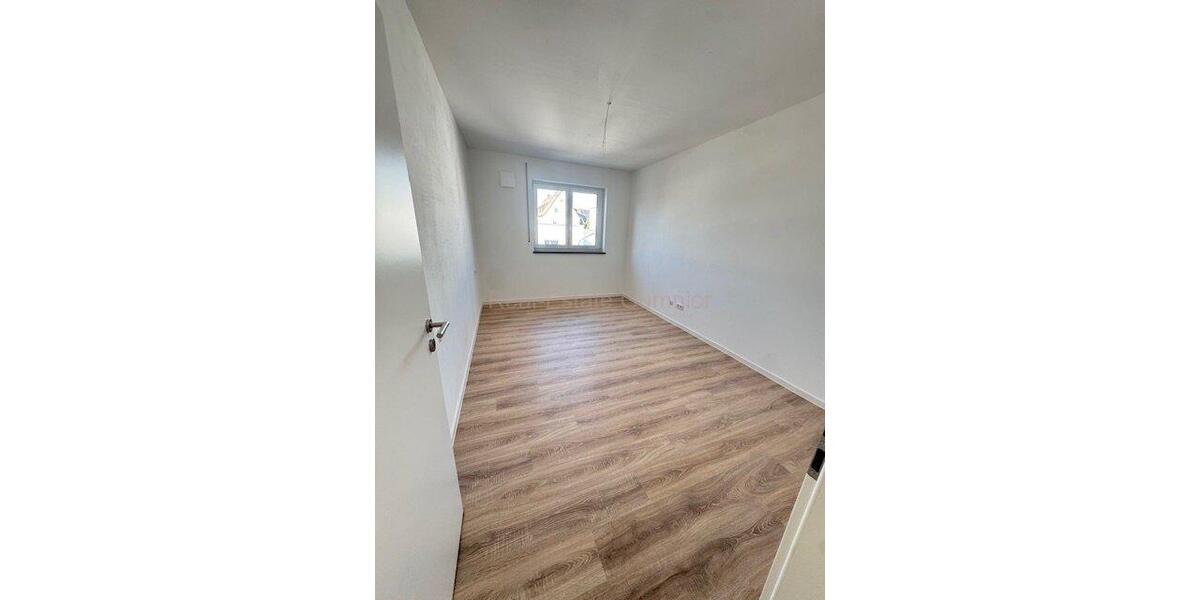 Etagenwohnung Windischeschenbach - 2 Zimmer, 55 m&sup2;, 680&euro; | Angebot:26251918