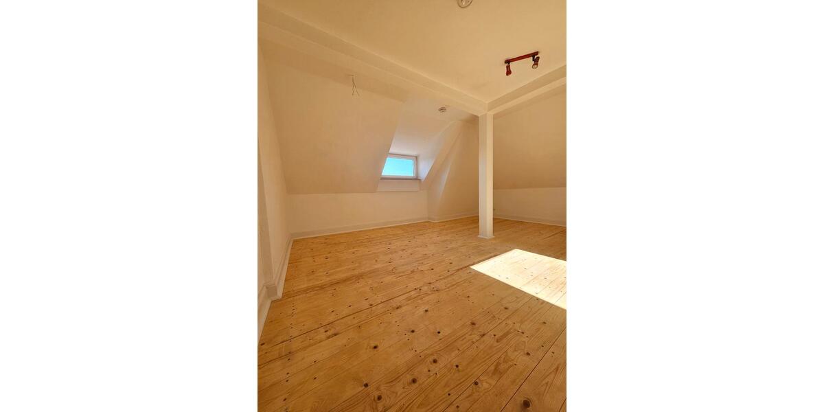 Dachgeschoßwohnung Hessisch Lichtenau - 4 Zimmer, 115 m&sup2;, 795&euro; | Angebot:26674953