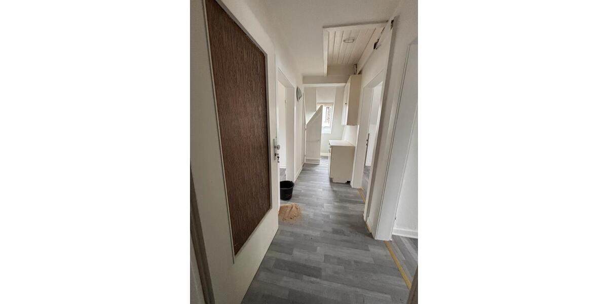 Dachgeschoßwohnung Wettenberg - 5 Zimmer, 45 m&sup2;, 700&euro; | Angebot:25146733