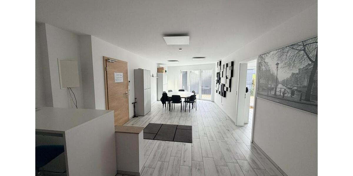 Helles Büro mit Terrasse in Estenfeld zimmer